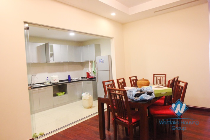 Unfurnished apartment for rent in Royal city, Thanh Xuan, Hanoi