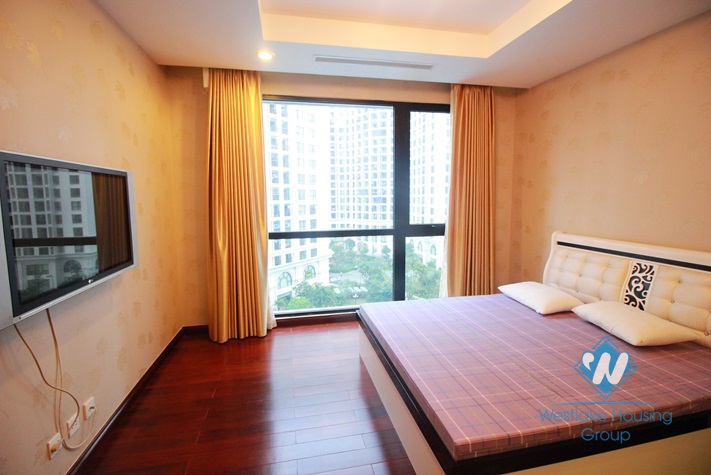 Bright apartment for rent in R1 Tower, Royal City, Thanh Xuan , Hanoi