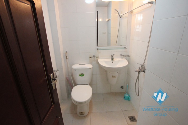 Good quality 02 bedroom apartment for rent  in Truc Bach area, Ba Dinh, Hanoi
