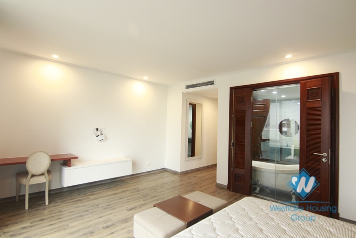 Deluxe apartment for rent in Truc Bach, Ba Dinh