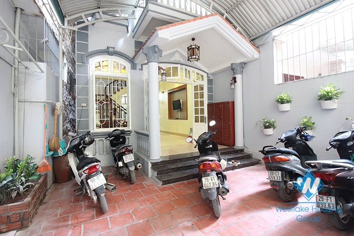Good house with 4 bedrooms for rent in Au Co st, Tay Ho, Ha Noi. Cheap price