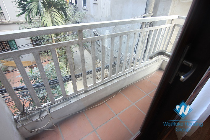 Apartment available for lease in Dang Thai Mai street, Tay Ho, Hanoi
