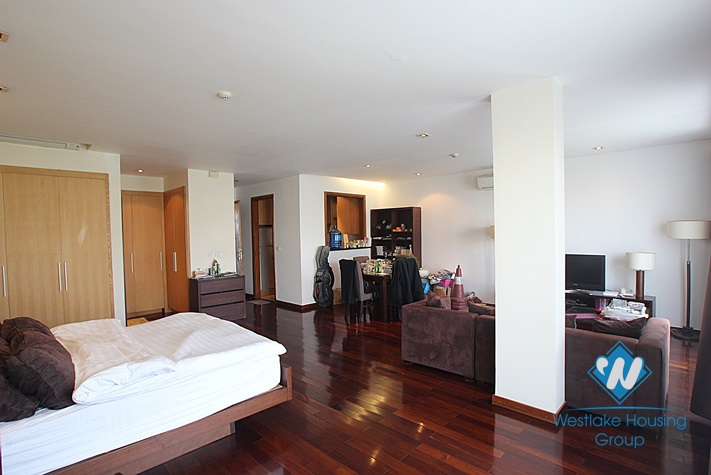 High quality studio for lease on Xuan Dieu street, Tay Ho district, Hanoi
