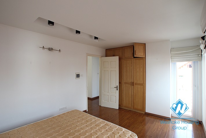 Good apartment for rent in Tay Ho, Ha Noi