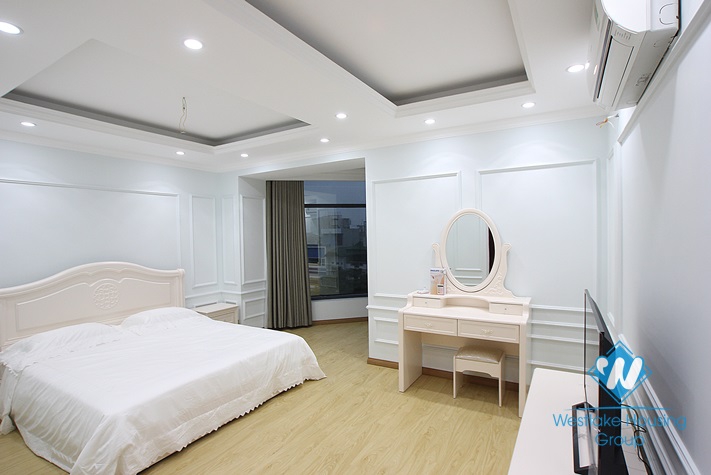 Brand new serviced apartment for lease in Thuy Khue, high floor