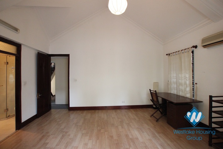 Charming house with big yard for lease in Nghi Tam Village,Tay Ho, Ha Noi