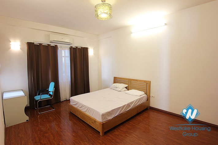 Cheap rental offer 02 bedrooms apartment in Au Co, Tay Ho, Hanoi, Vietnam for lease