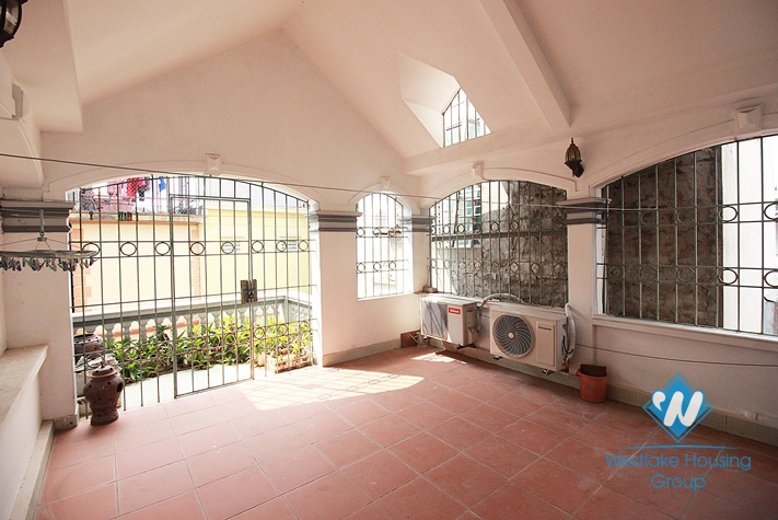 Good house with 4 bedrooms for rent in Au Co st, Tay Ho, Ha Noi. Cheap price