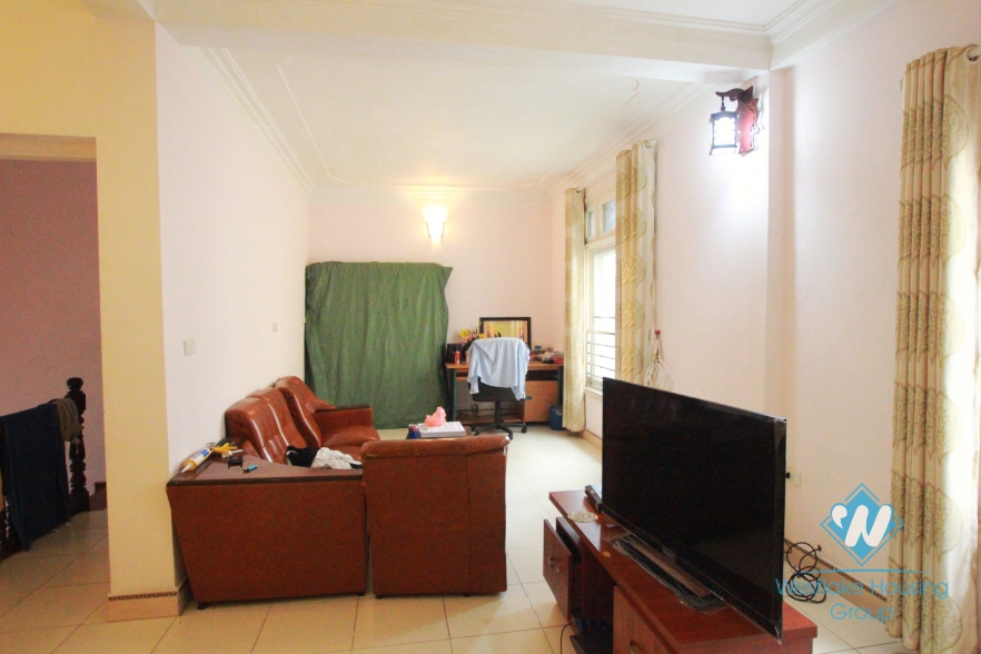 Cheap house for rent in Au Co, Tay Ho, Ha Noi
