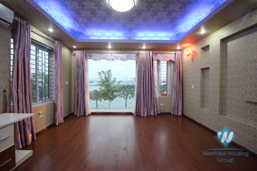 Lakeside house with balcony for rent in Tay Ho, Hanoi