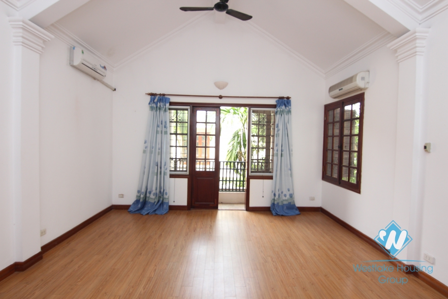 House with lake view balcony and patio for rent in Tay Ho