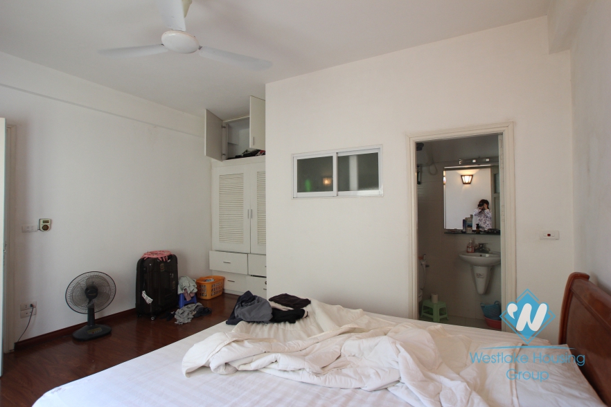 Bright one bedroom apartment for rent  on Au Co street, Tay Ho, Hanoi