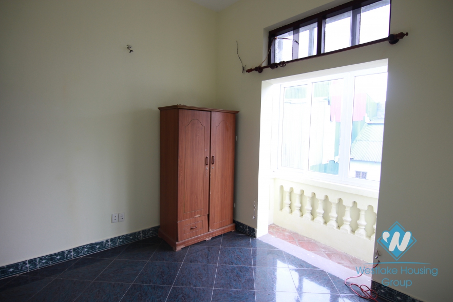 Unfurnished house for rent in Au Co street, Tay Ho district, Ha Noi