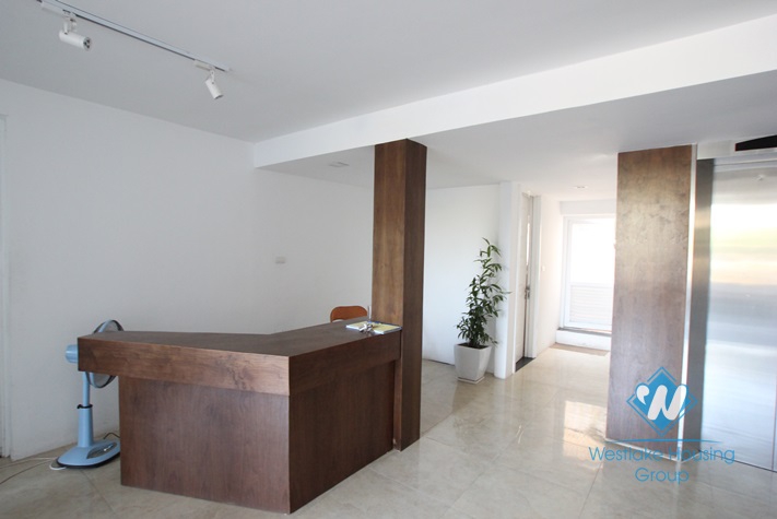 Nice apartment for rent in Pham Huy Thong, Ba Dinh, Ha Noi