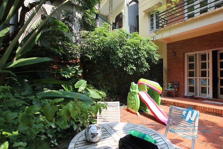 Nice house for rent in Xuan Dieu street, Tay Ho district, Hanoi