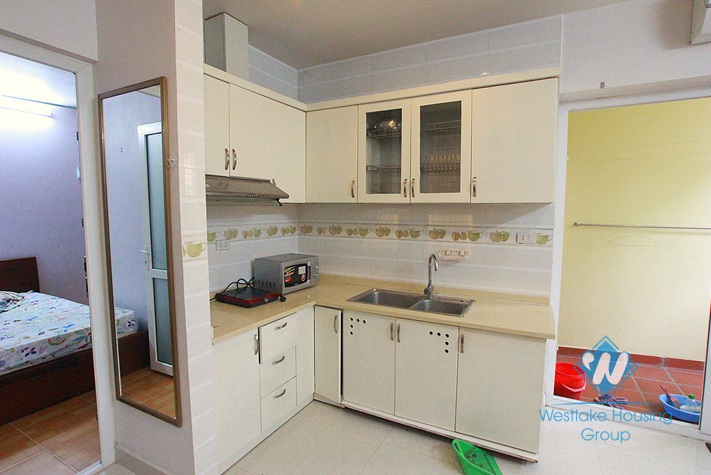 Cheap apartment for rent in Xuan Dieu, Tay Ho, Ha Noi 
