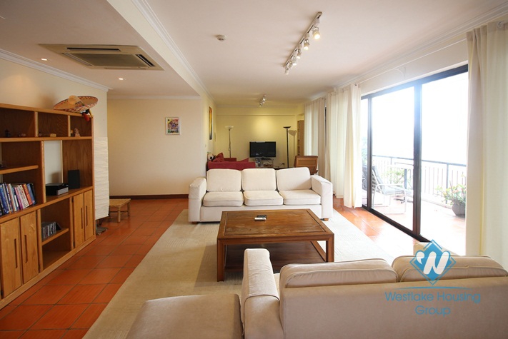 Stunning executive residence apartment for rent in Truc Bach lake, Ba Dinh, Hanoi 