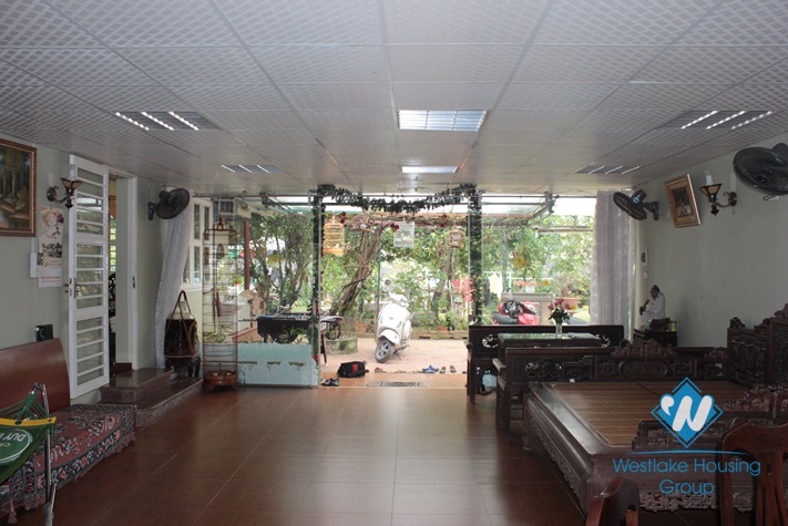 House with large garden for lease in An Duong street, Tay Ho, Hanoi