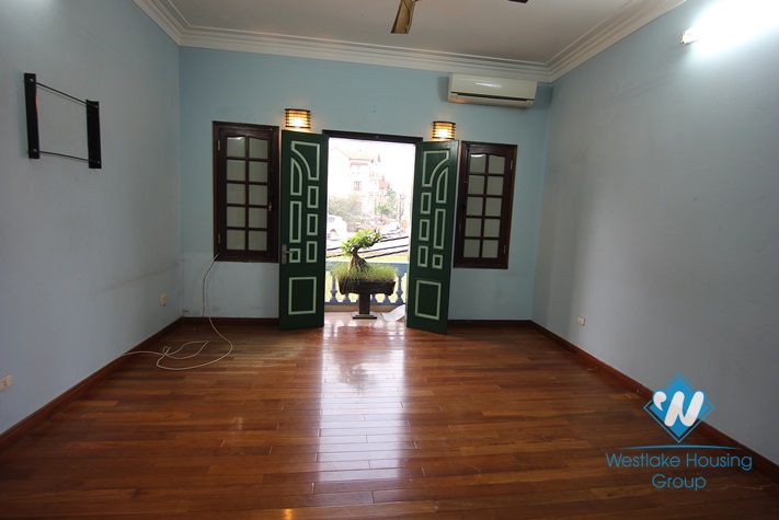 Nice unfurnished house for rent in Tay Ho Area