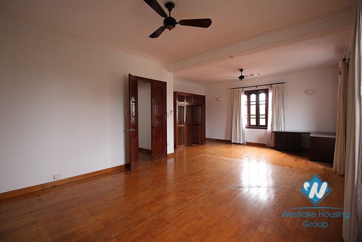 Gorgeous villa with swimming pool for rent in Tay Ho, Hanoi