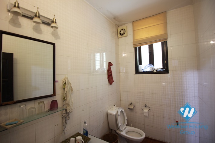 Beautiful house on the lake for rent in Tay Ho, Hanoi