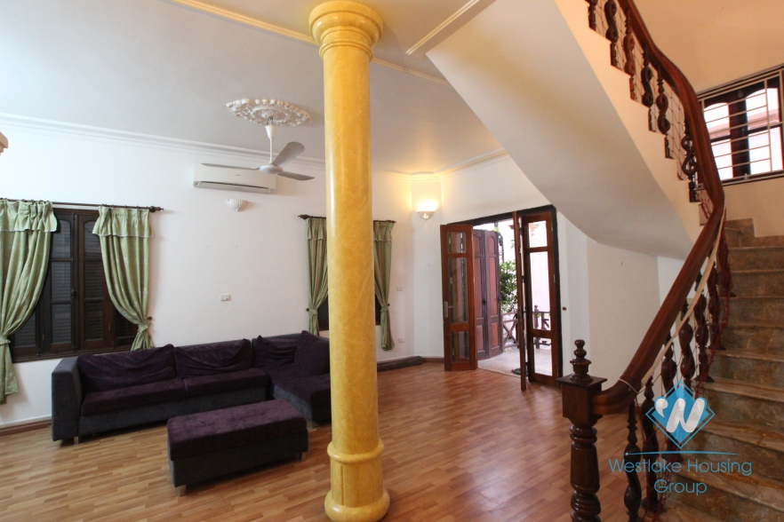 Nice bright house with yard available for rent on Au Co street, Tay Ho, Hanoi
