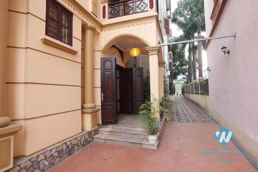 Nice bright house with swimming pool available for rent on Au Co street, Tay Ho, Hanoi