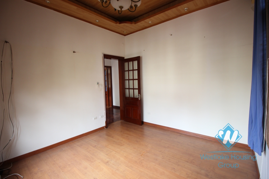 A chaming house with 6 bedrooms, for rent in Tay Ho area