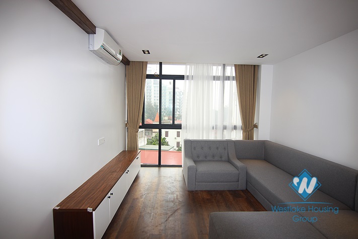 Modern 2 bedroom apartment for rent on Dang Thai Mai, Tay Ho