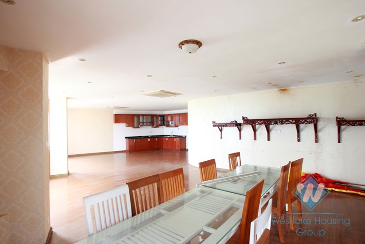Bright apartment for rent in Tay Ho area, Ha Noi