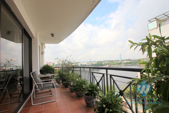 High floor apartment for lease in Nam Trang st, Truc Bach area 