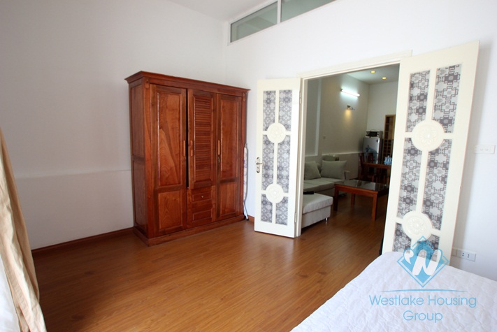 Apartment with 1 bedroom for rent in Truc Bach, Ba Dinh, Ha Noi