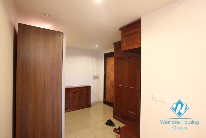 Cosy apartment for lease in Ciputra, E Tower, Tay Ho, Ha Noi