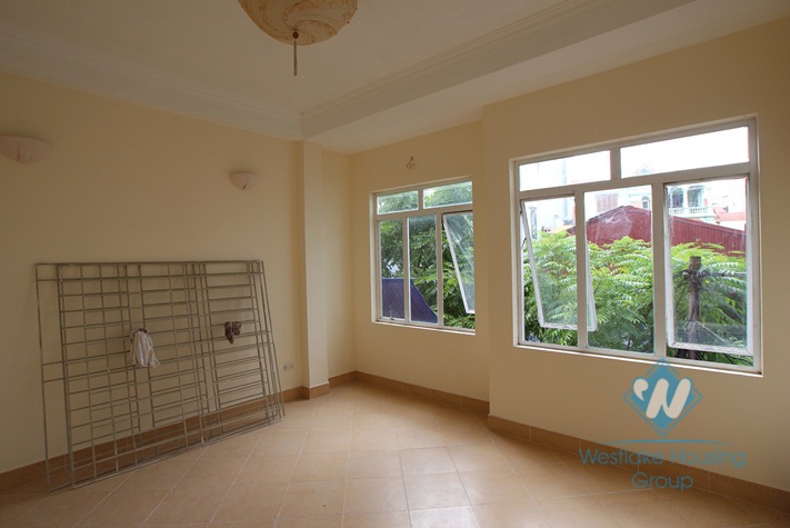 4 bedroom house for lease in Dao Tan, Ba Dinh