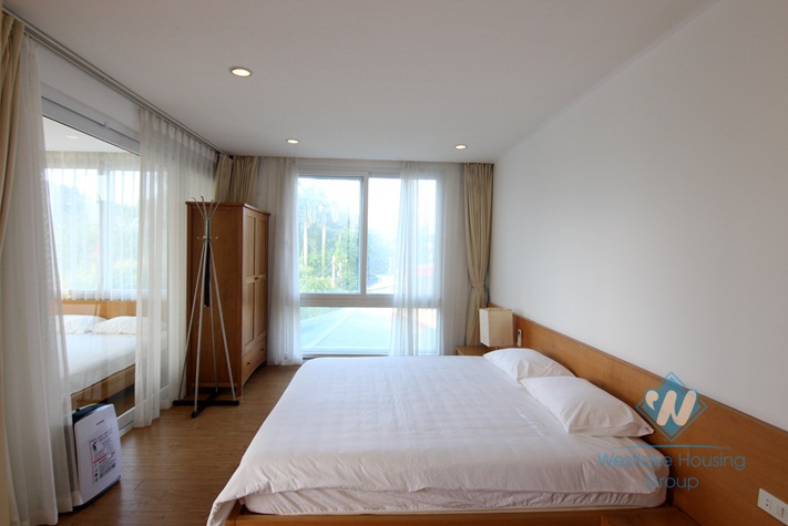 High floor lakeside apartment for rent in Tay Ho, Hanoi