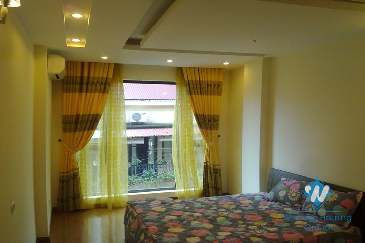 Nice decoration apartment for lease in Truc Bach area, Ba Dinh, Hanoi