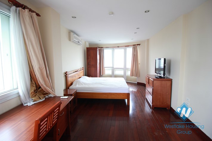 Apartment for rent with amazing view at Truc Bach lake, Tay Ho, Hanoi 