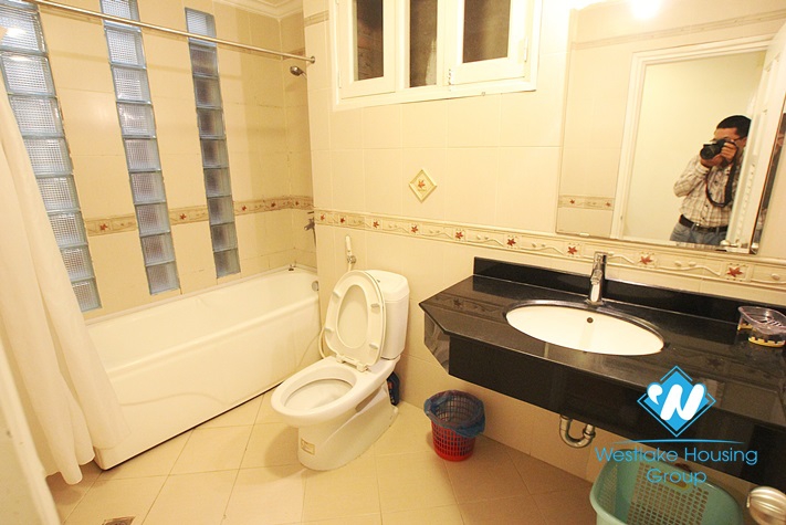 Nice apartment in Truc Bach area with lake front, fully furnished