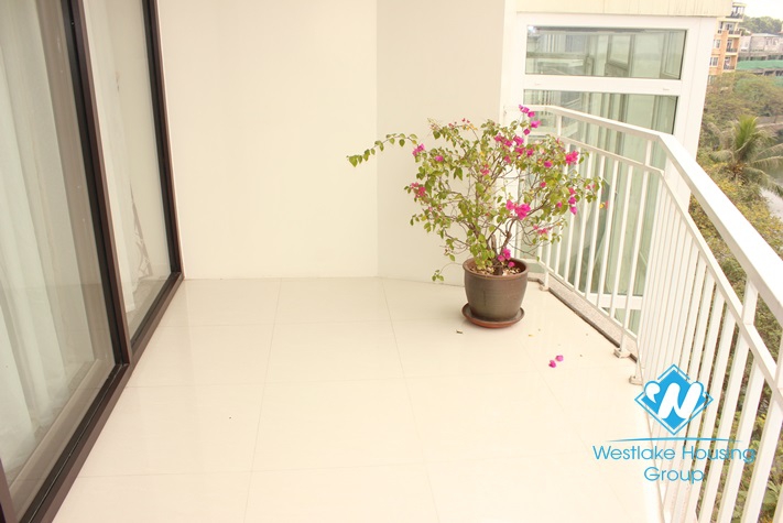 Apartment with 1 bedroom for rent in Truc Bach area, Ba Dinh, Hanoi