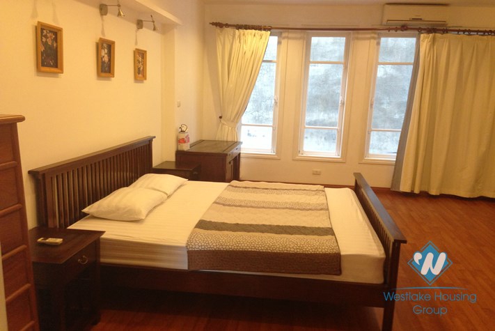 Apartment on the lake for rent in Truc Bach, Ba Dinh, Hanoi