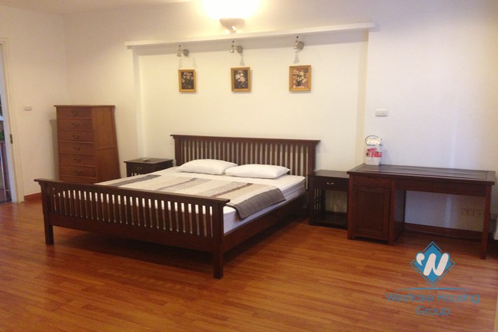 Apartment on the lake for rent in Truc Bach, Ba Dinh, Hanoi