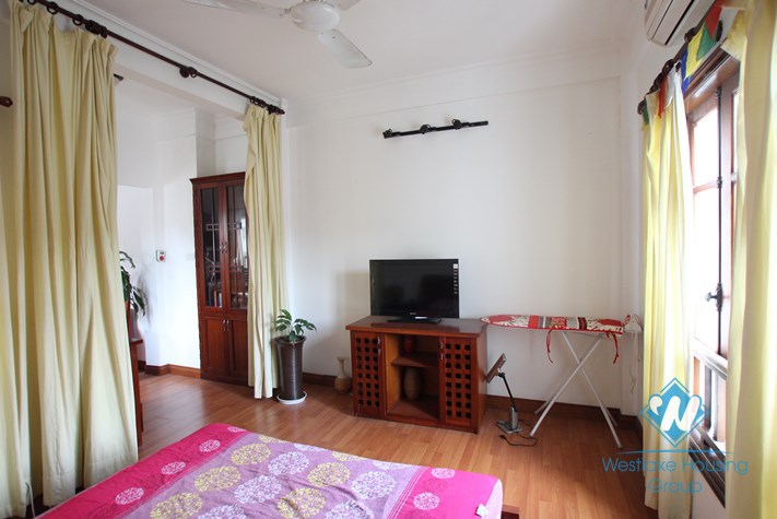 Nice studio for rent in Truc Bach area