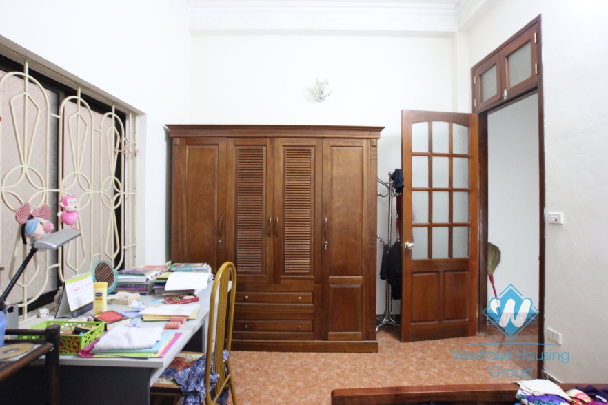 Fully furnishied and cheap house fo rent in Tay ho, Ha Noi