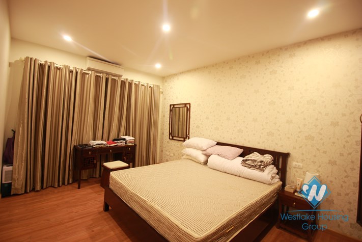 Cute apartment for rent in Truc Bach lake, Ba Dinh, Hanoi 