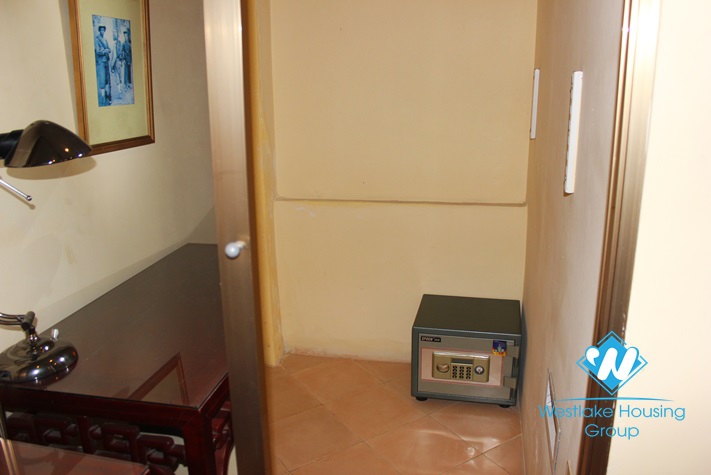 Cosy apartment for rent in Ba Dinh district, Hanoi with 2 bedrooms and balcony. Price for rent 750 USD/month 
