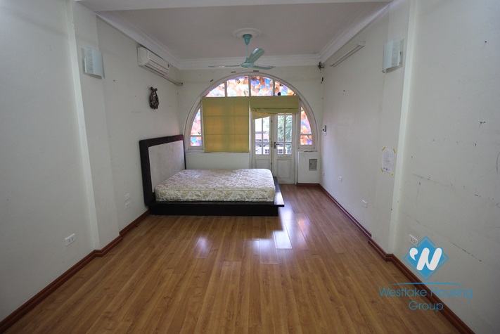Nice and cheap house for rent in Tay Ho, Hanoi 