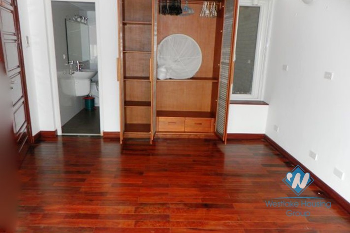 Modern house with 3 bedrooms for lease in Dang Thai Mai street