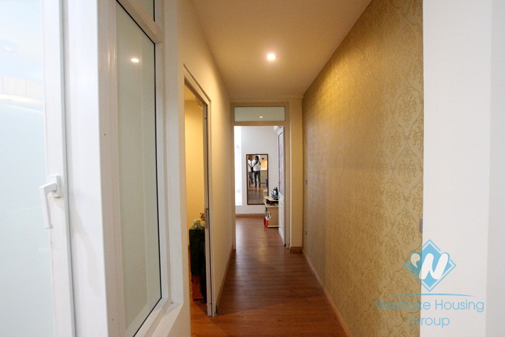 Nice 2 bedroom serviced apartment with cheap price for rent in Dang Thai Mai street, Tay Ho, Ha Noi
