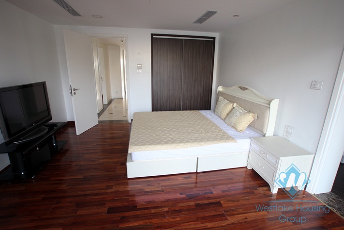 High class service apartment on the lake for rent in Tay Ho, Hanoi