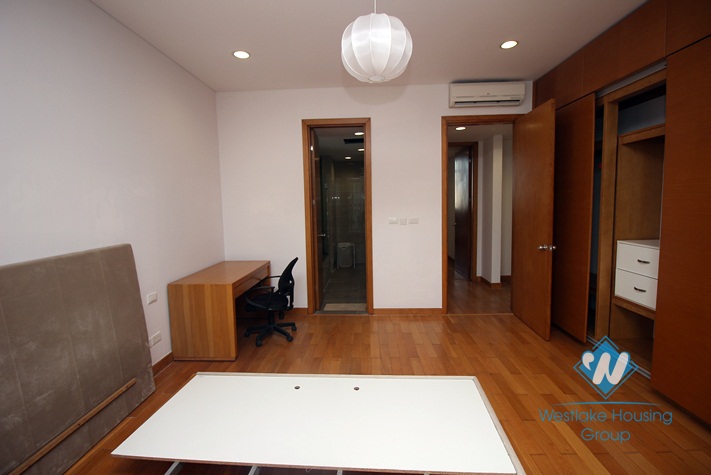A new and modern 2 bedroom apartment for rent in Dolphin plaza, Cau giay